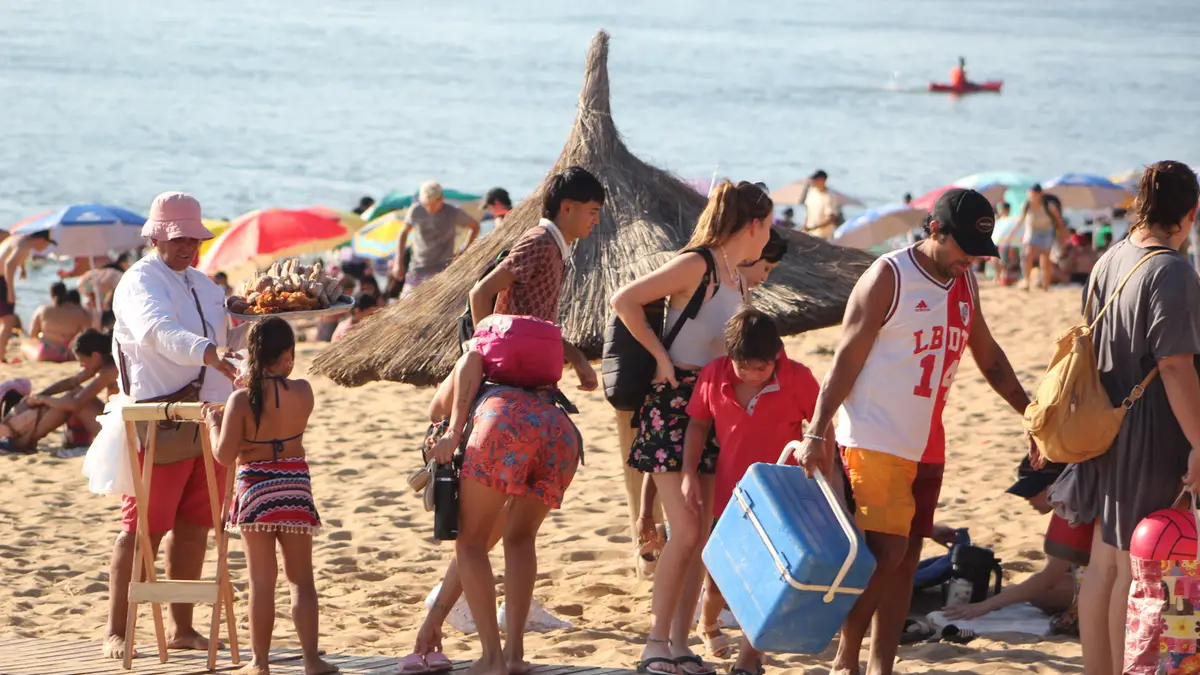 Alerta roja por calor extremo y amarilla por tormentas en Corrientes