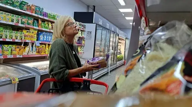 Canasta básica en alza: una familia necesitó más de $1.530.000 para no ser pobre
